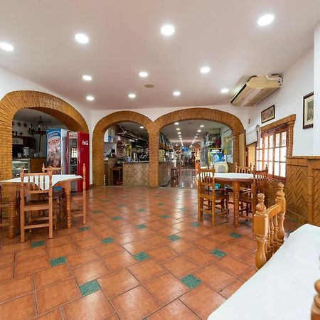Oyo Hostal El Paisano Utrera Exterior foto